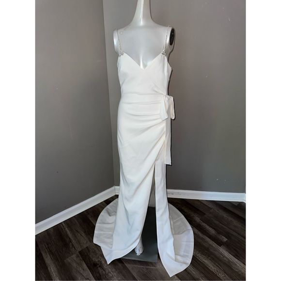 Cinq à Sept Women's Emmie Crystal-Strap Gown - Ivory - Picture 10 of 13